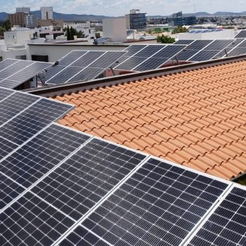 Instalacion-de-paneles-solares-en-residencia-el-Pedregal-de-San-Luis-Potosi-Mexico